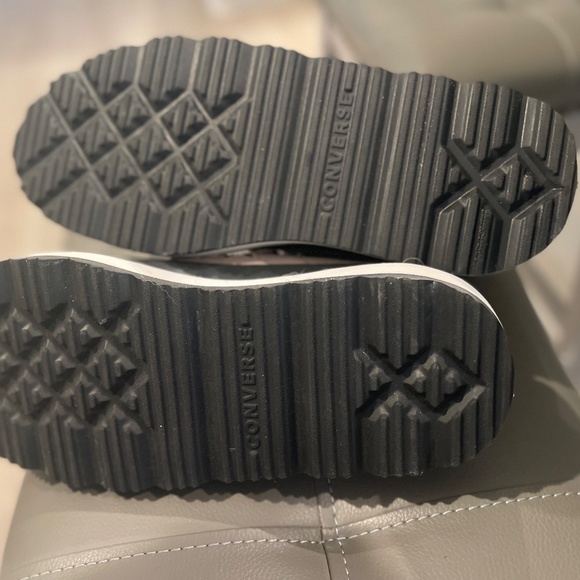 Converse suede size 6.5 color cream - Picture 4 of 4